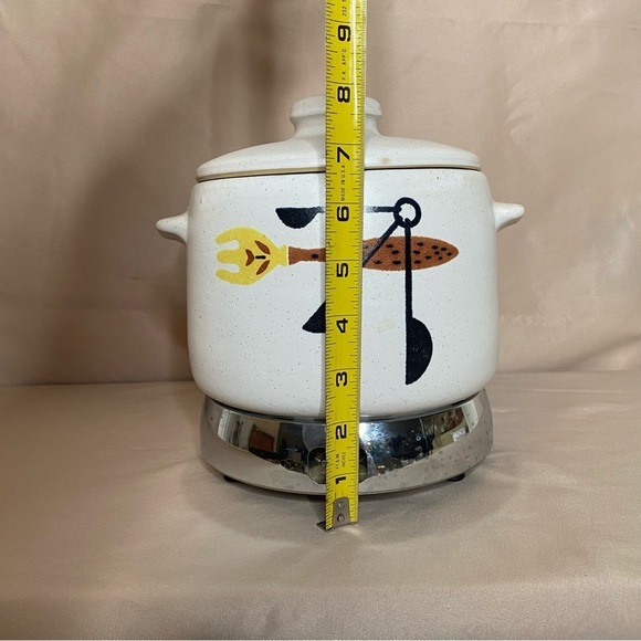 Vintage Stoneware Pot With Heating Pad - Picture 14 of 14